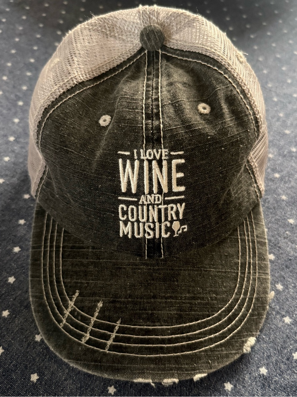 💗 I Love wine and country music distressed hat.  🍷